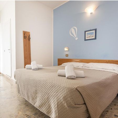 Hotel Santiago Rimini Kültér fotó