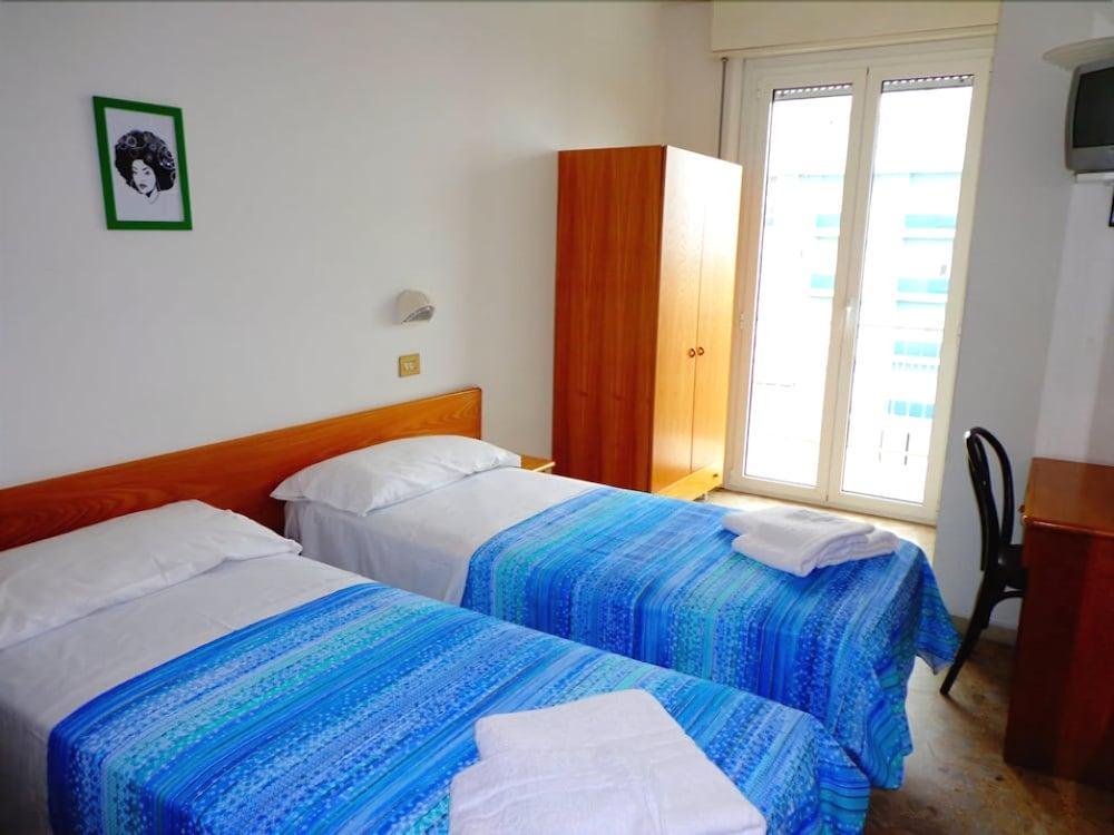 Hotel Santiago Rimini Kültér fotó