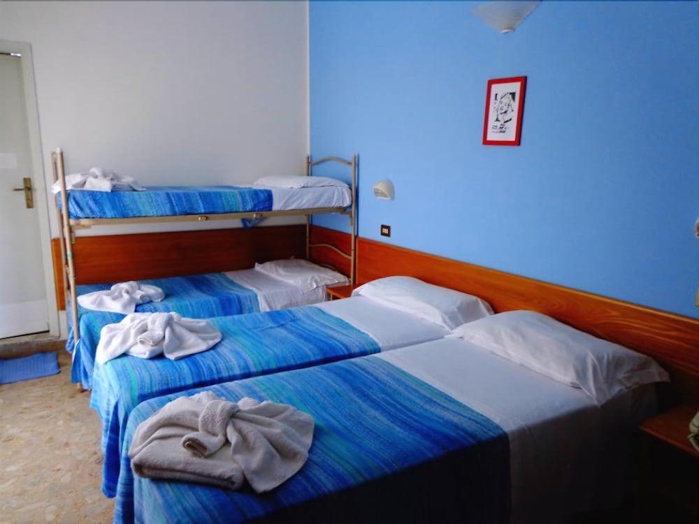 Hotel Santiago Rimini Kültér fotó