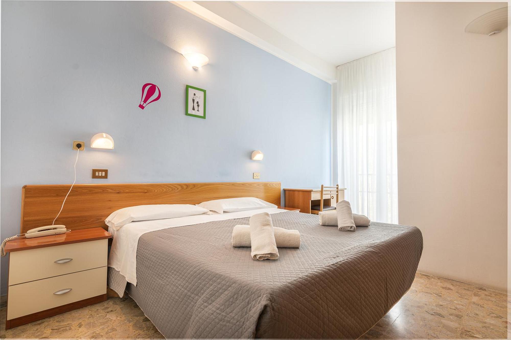 Hotel Santiago Rimini Kültér fotó