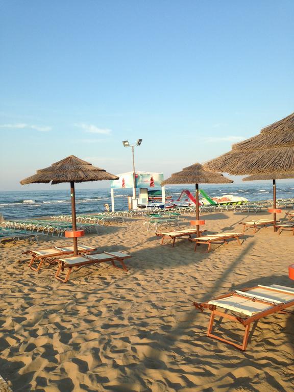 Hotel Santiago Rimini Kültér fotó